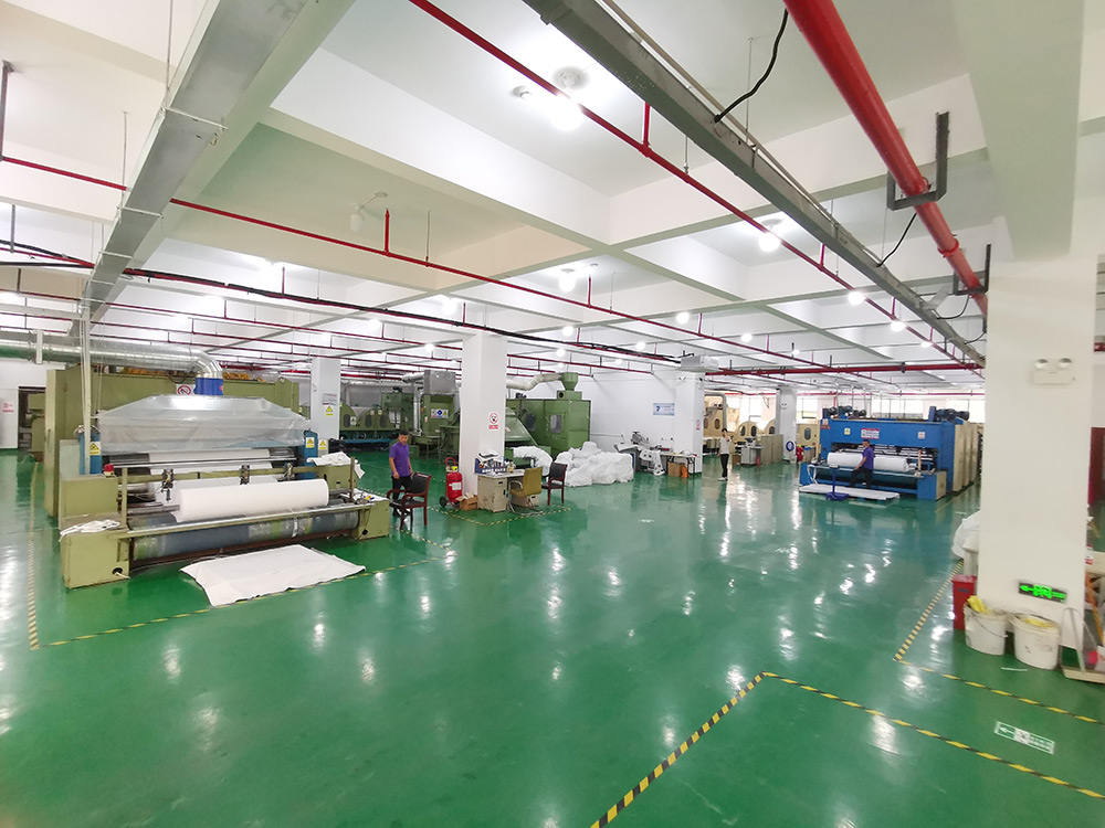 過(guò)濾布生產(chǎn)車(chē)間