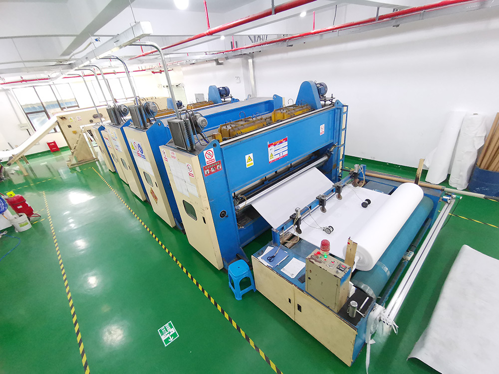 過(guò)濾布生產(chǎn)車(chē)間