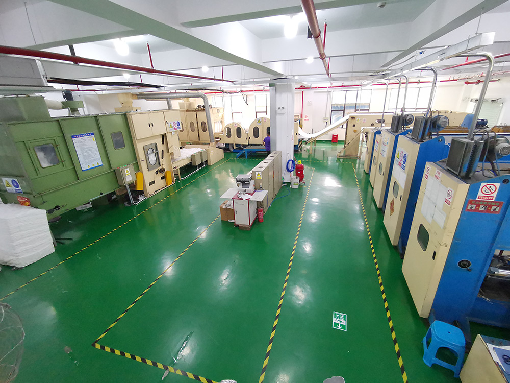 過(guò)濾芯生產(chǎn)車(chē)間